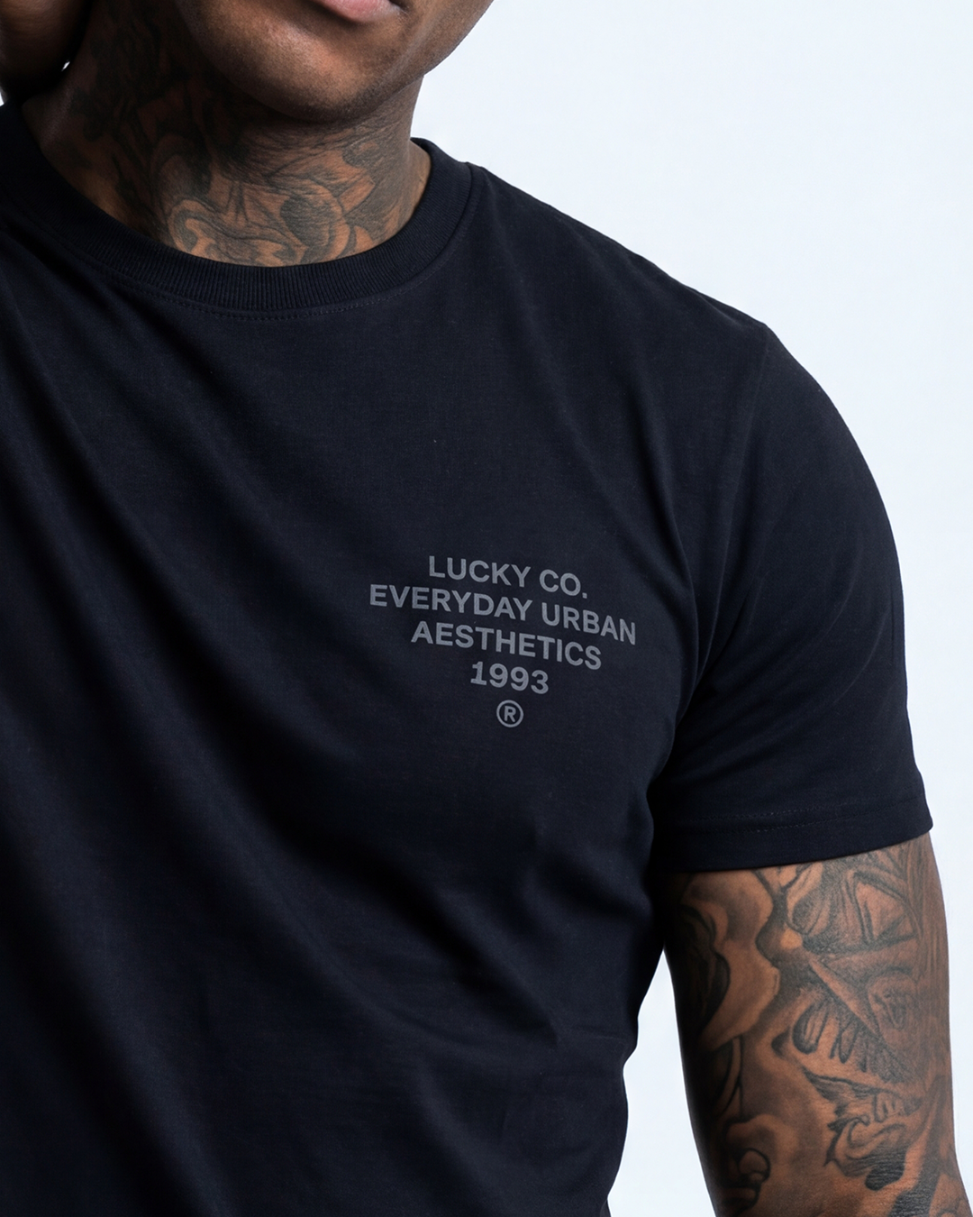 T-SHIRT REGULAR LUCKY EVERYDAY URBAN PRETO