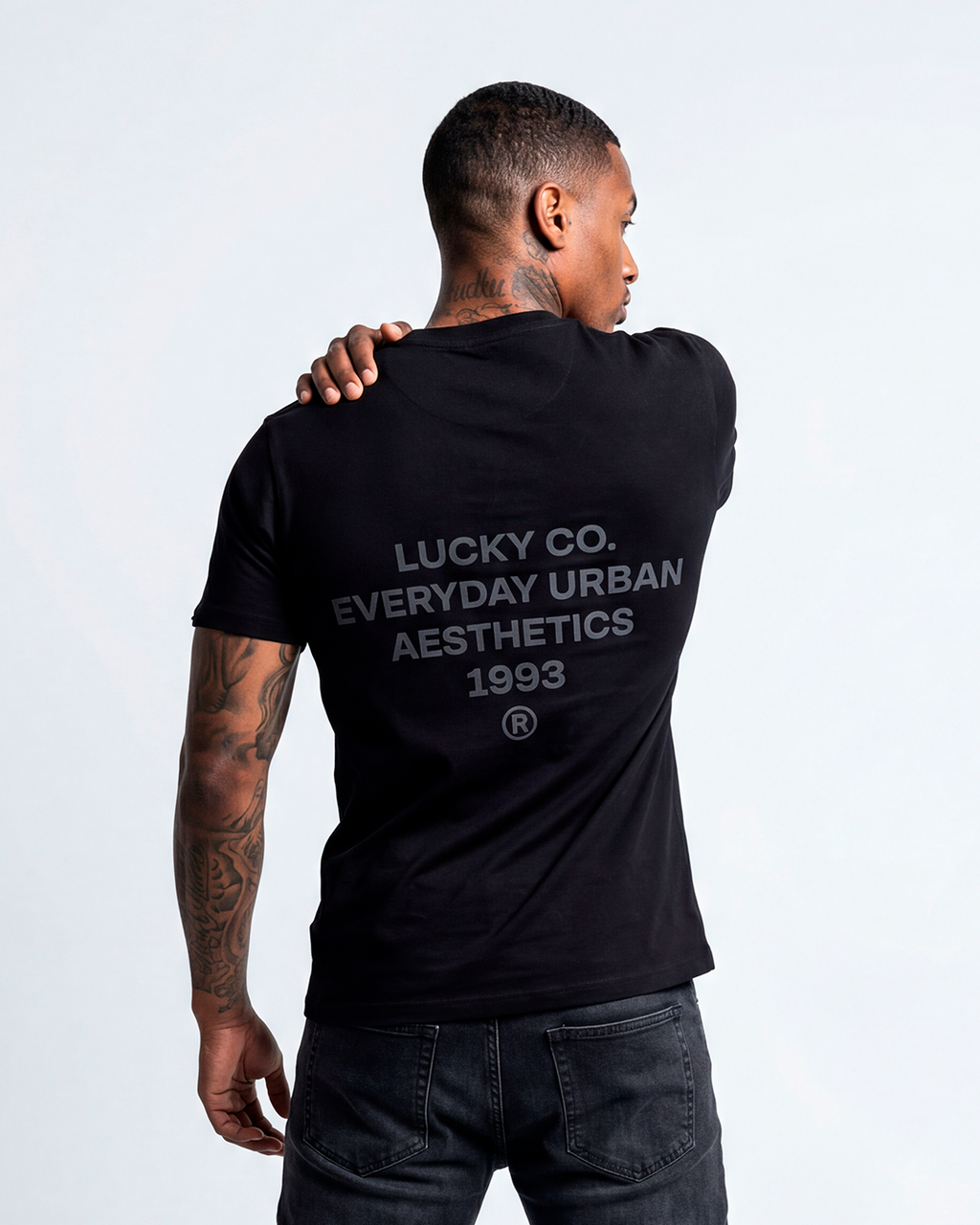 T-SHIRT REGULAR LUCKY EVERYDAY URBAN PRETO