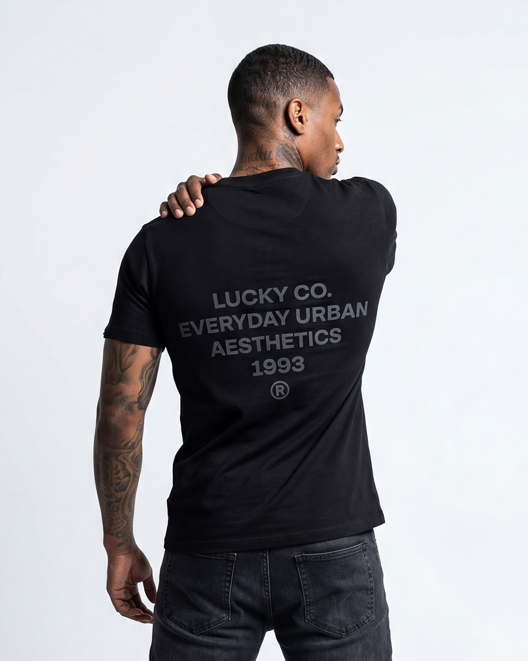 T-SHIRT REGULAR LUCKY EVERYDAY URBAN PRETO
