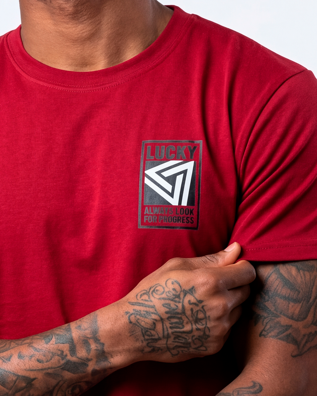 T-SHIRT LUCKY ALWAYS LOOK VERMELHO