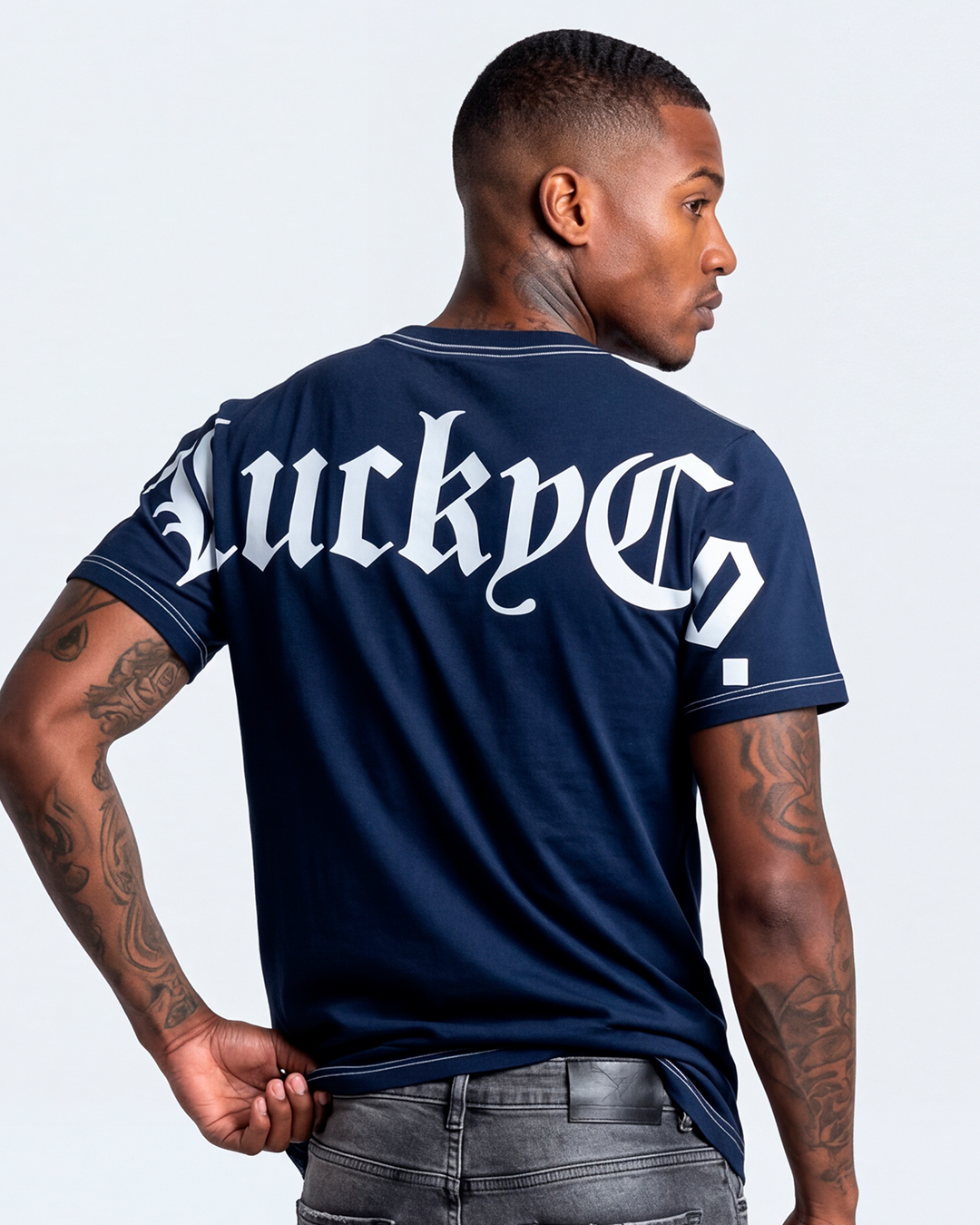 T-SHIRT REGULAR LUCKY CO. BIG LETTRING MARINHO