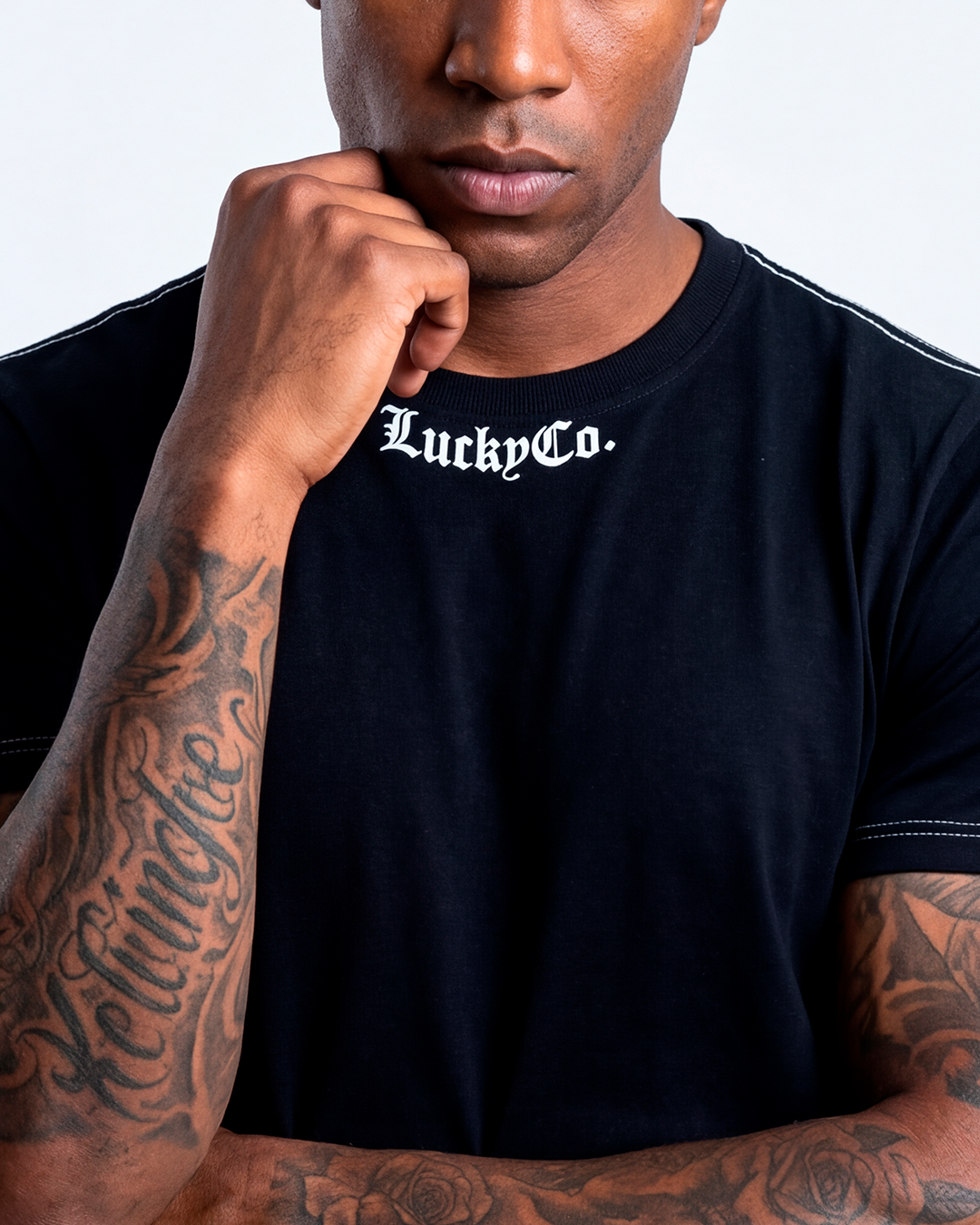 T-SHIRT REGULAR LUCKY CO. BIG LETTRING PRETO