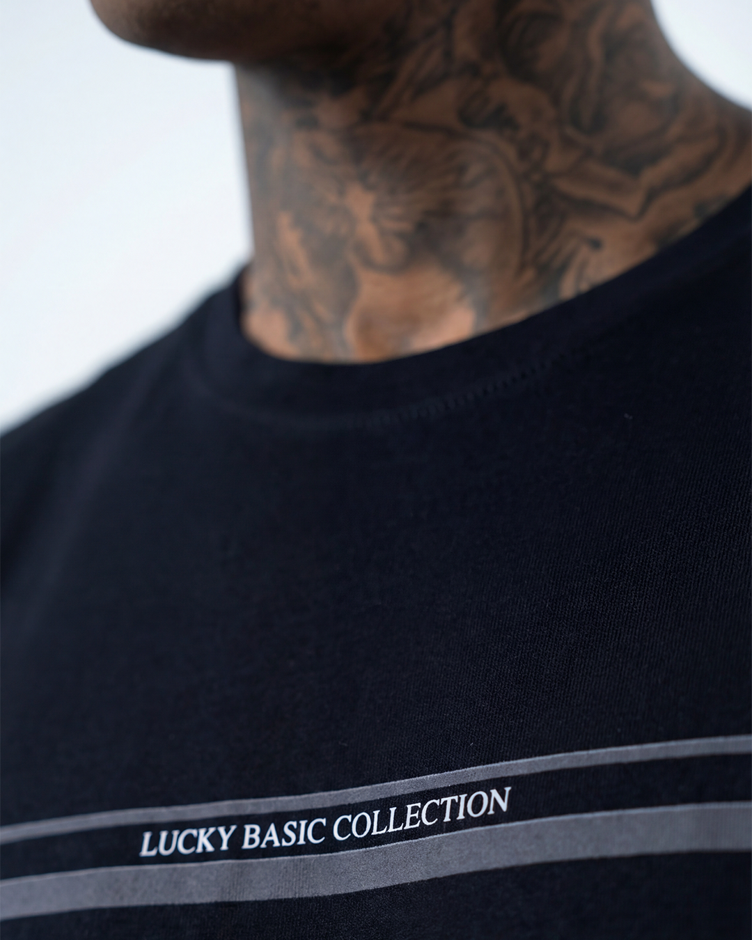 T-SHIRT REGULAR LUCKY BASIC COLLECTION PRETO