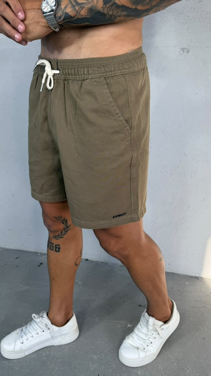 SHORT BRIM R$50,00