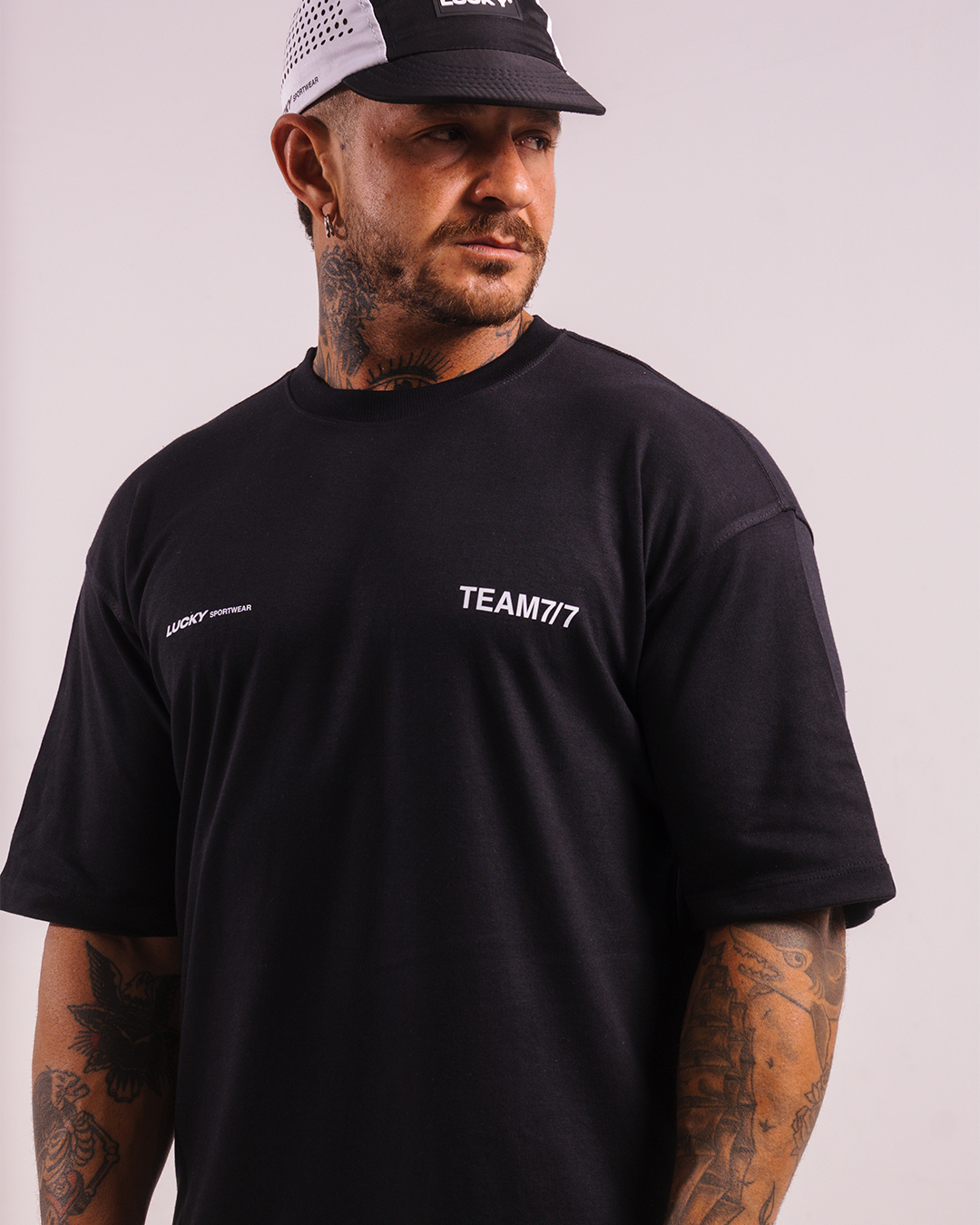 T-SHIRT OVERSIZED LUCKY TEAM7/7 BLACK
