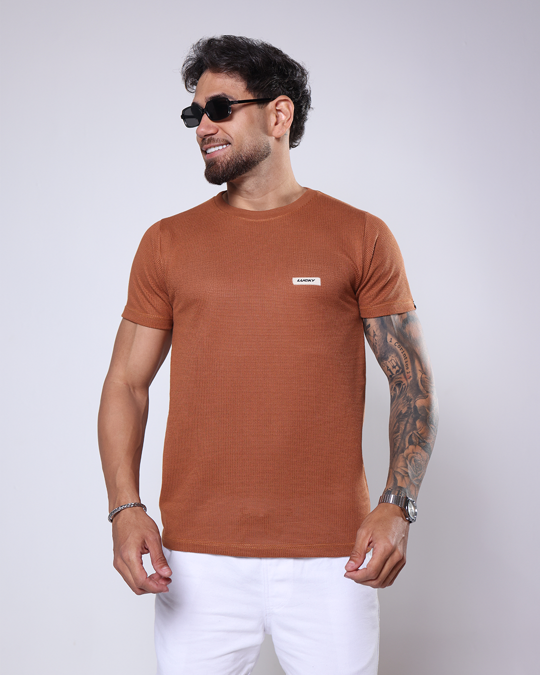 T-SHIRT TRICO TEXTURE - 1100157 - TERRACOTA
