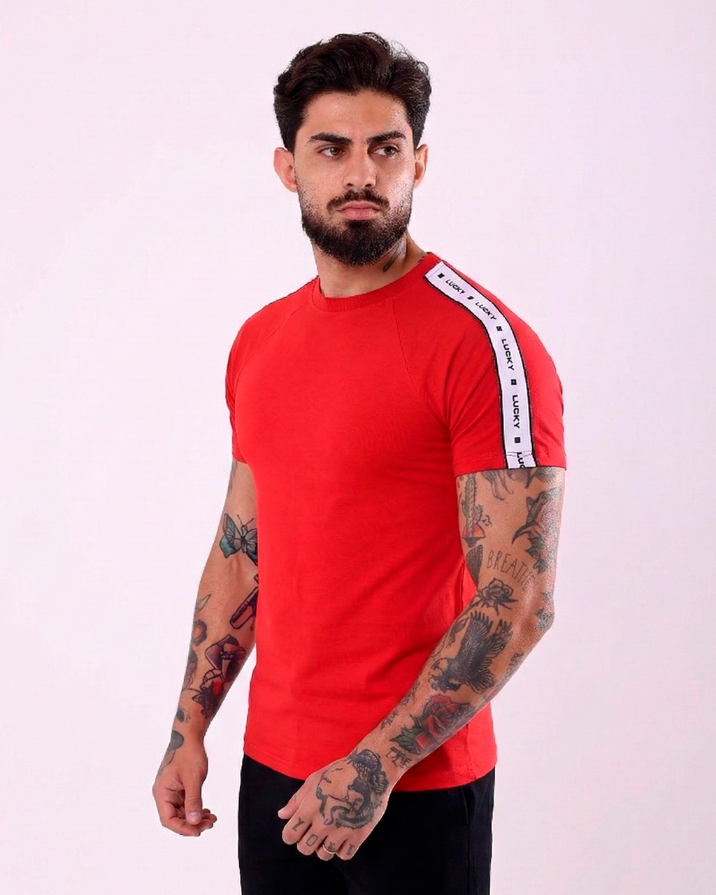 T-SHIRT REGULAR FITA OMBRO - 1100031 - VERMELHO